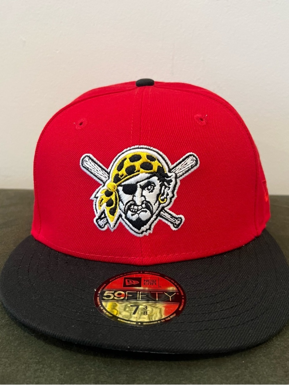 New Era 59FIFTY Pittsburgh Pirates Red & Black Fitted Cap - Size 7 3/8